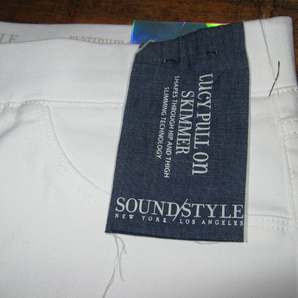 NEW SoundStyle Skimmer White Capris - Size L (12-14) - Picture 2 of 9